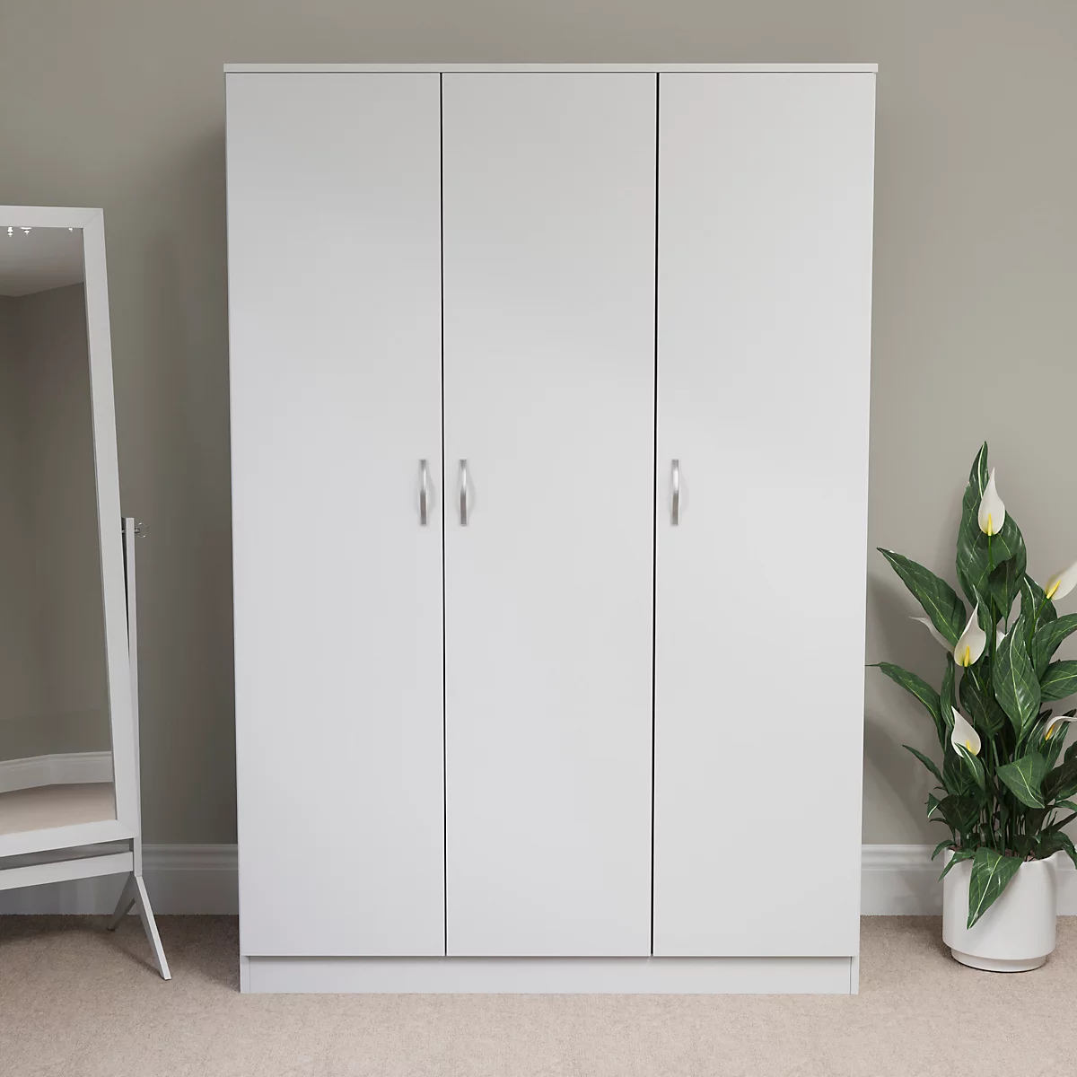 3 Door Wardrobe in White at best affordable price in Bloemfontein